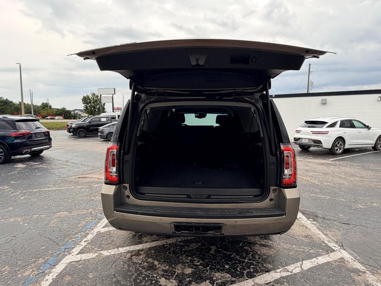 GMC Yukon XL SLT 2WD 2019