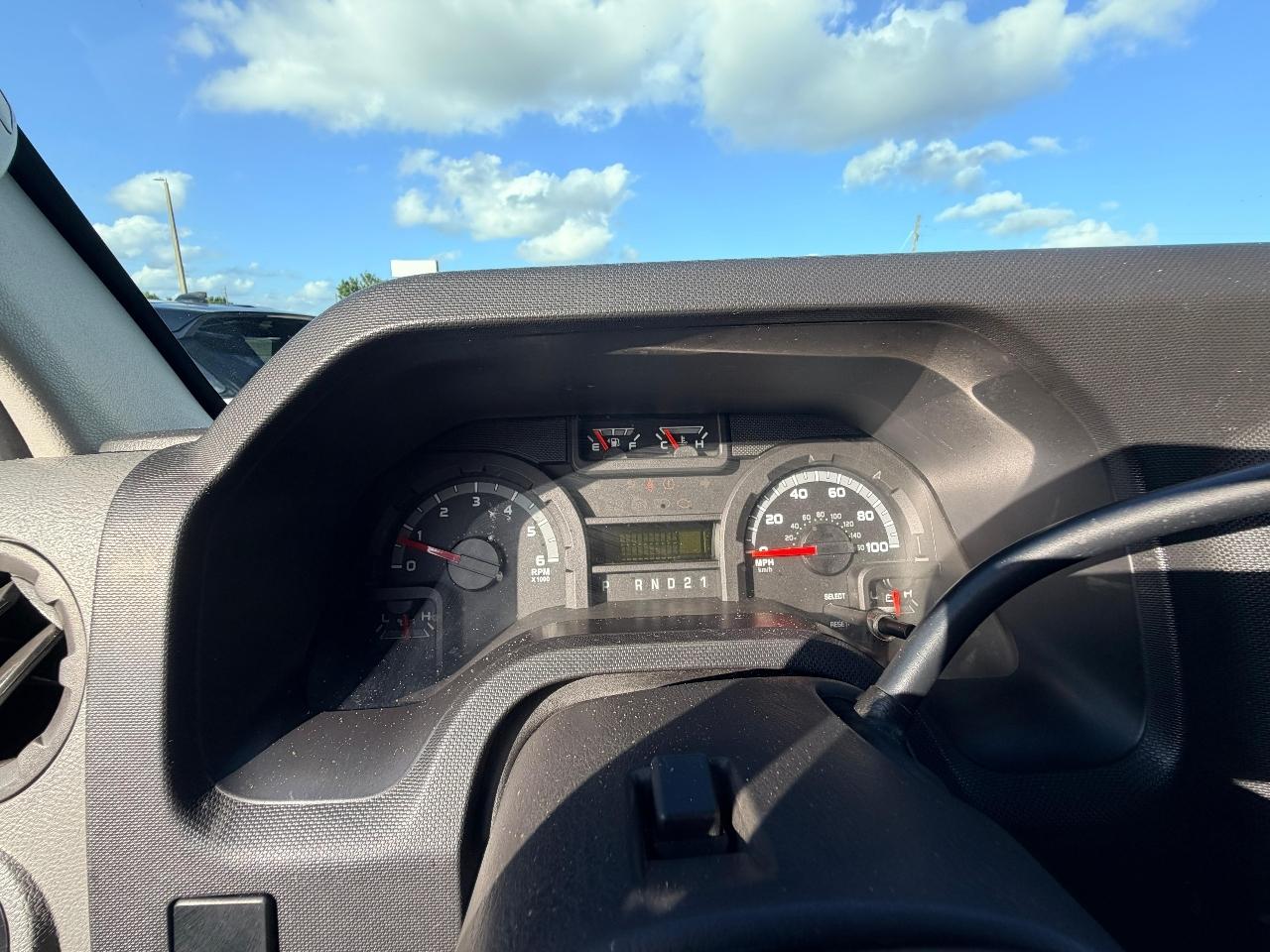 Ford Econoline E-350 XLT Super Duty Extended 2012