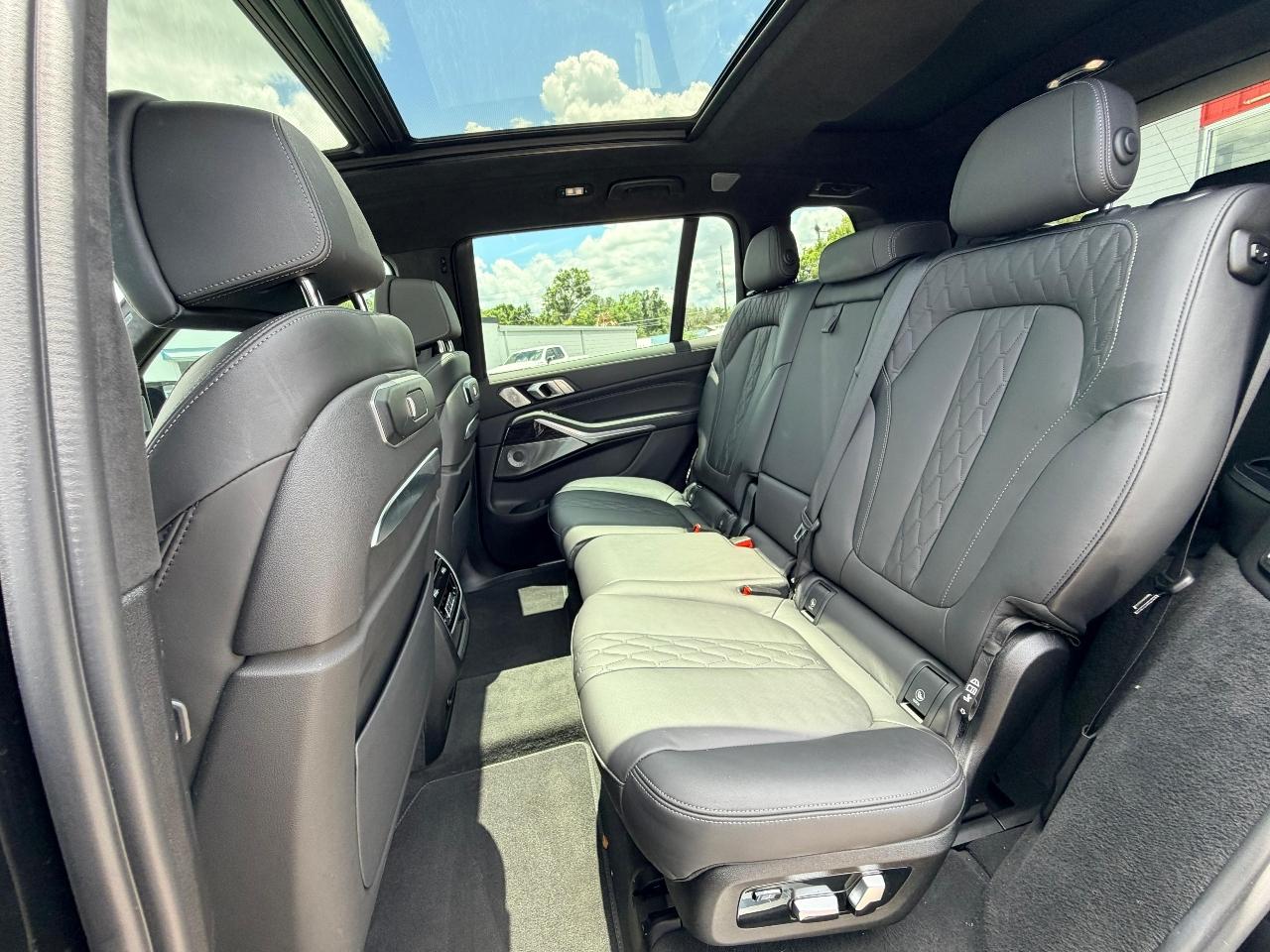 BMW X7 M60i 2023