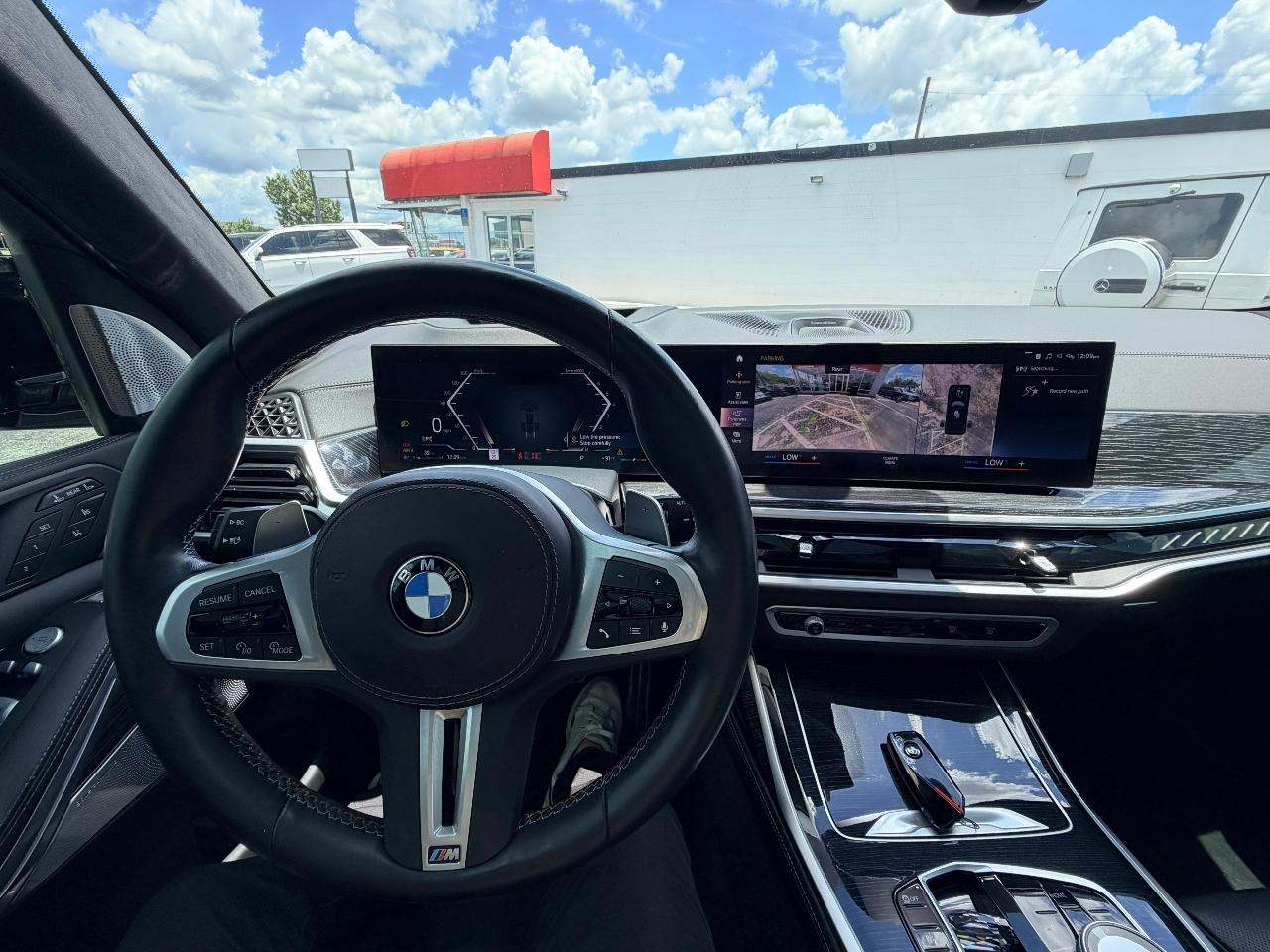 BMW X7 M60i 2023
