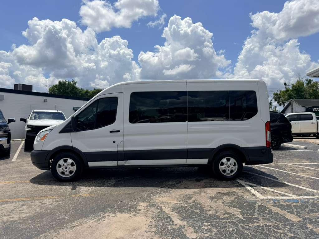 Ford Transit 350 Wagon Med. Roof XLT w/Sliding Pass. 148-in. WB 2018