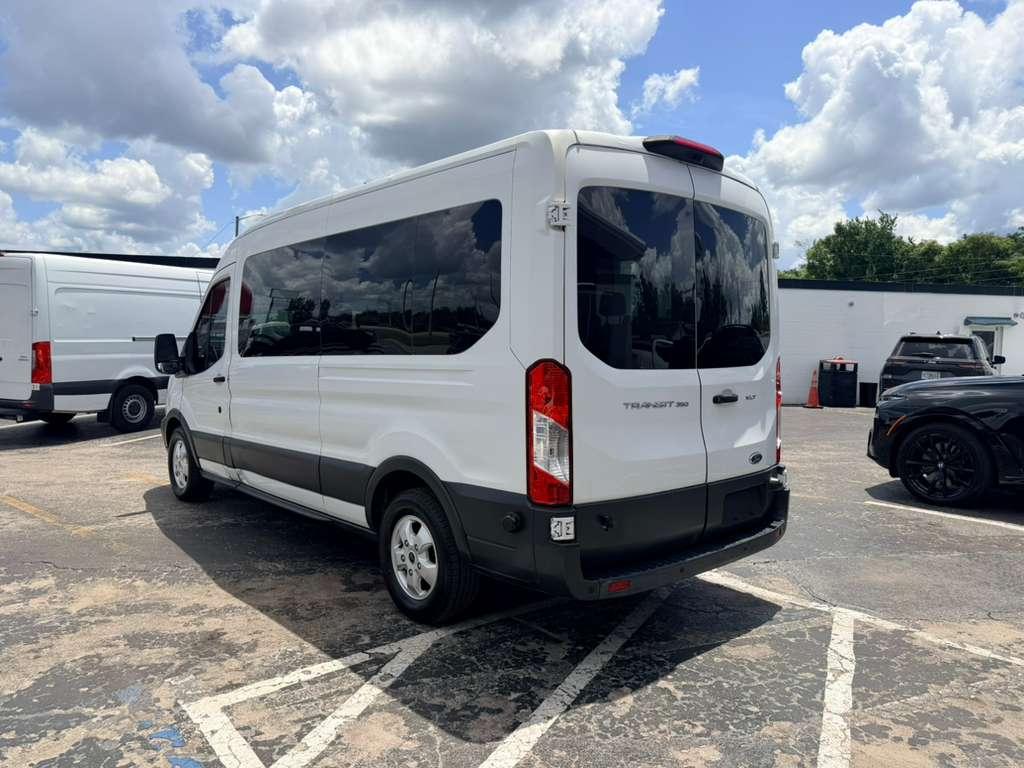 Ford Transit 350 Wagon Med. Roof XLT w/Sliding Pass. 148-in. WB 2018
