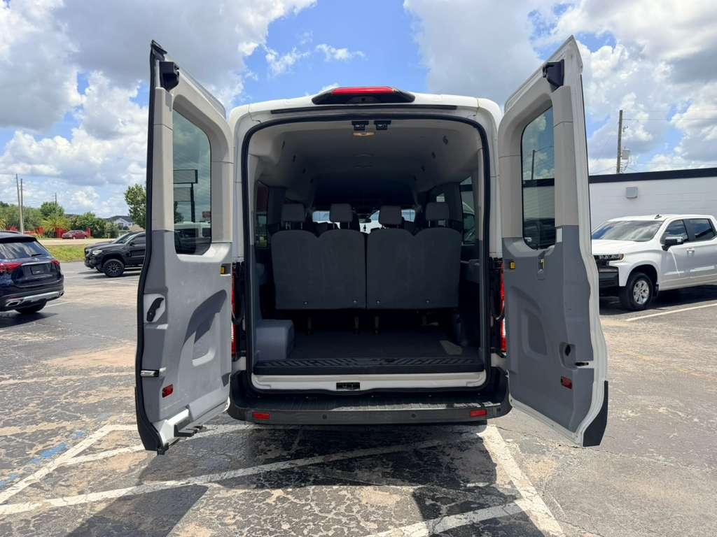 Ford Transit 350 Wagon Med. Roof XLT w/Sliding Pass. 148-in. WB 2018