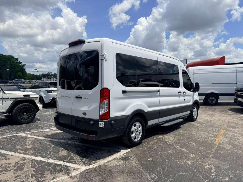 Ford Transit 350 Wagon Med. Roof XLT w/Sliding Pass. 148-in. WB 2018