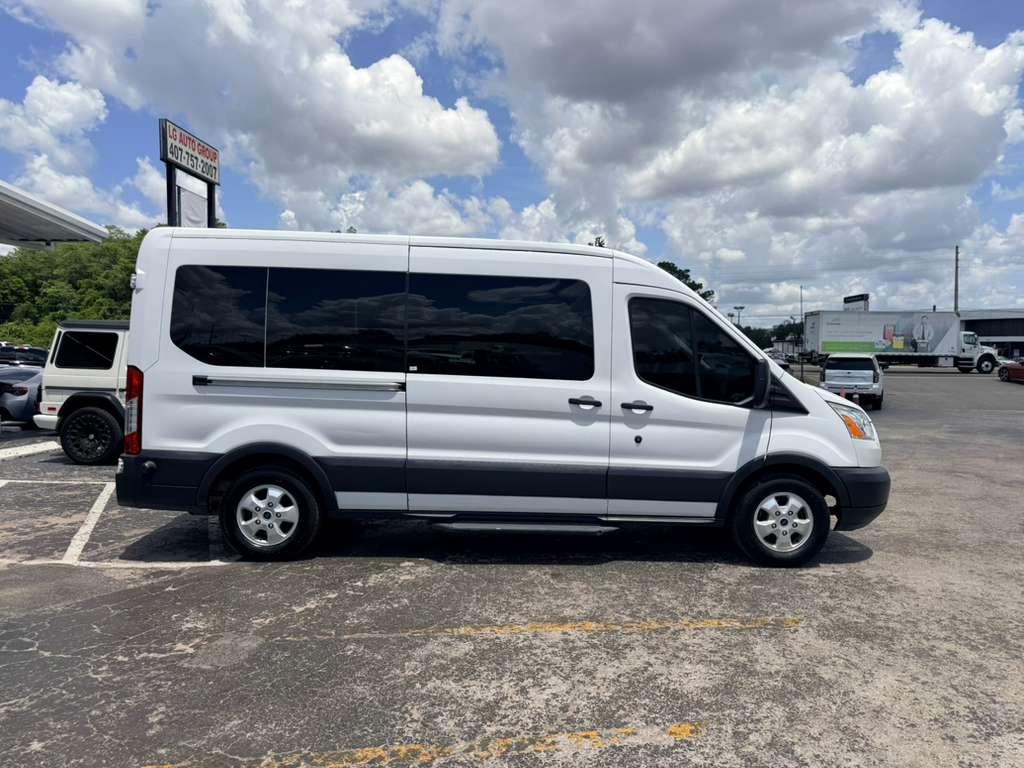 Ford Transit 350 Wagon Med. Roof XLT w/Sliding Pass. 148-in. WB 2018