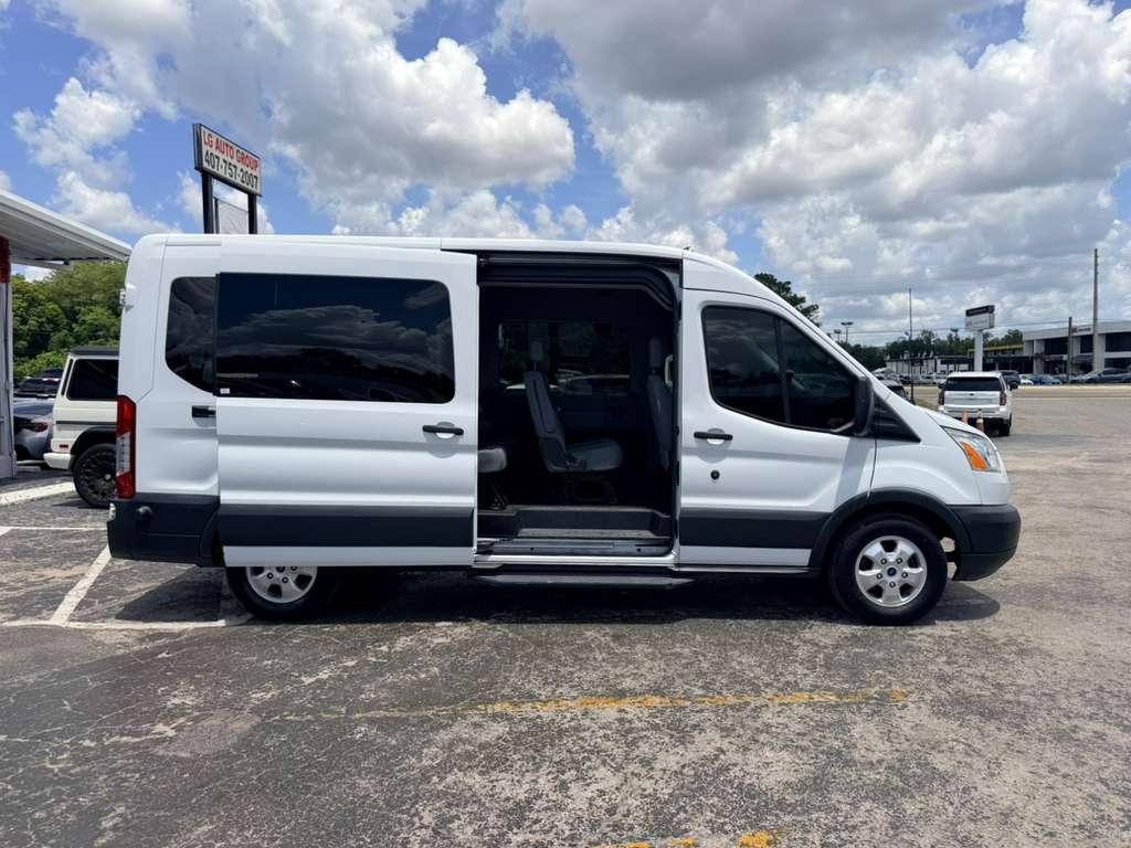 Ford Transit 350 Wagon Med. Roof XLT w/Sliding Pass. 148-in. WB 2018