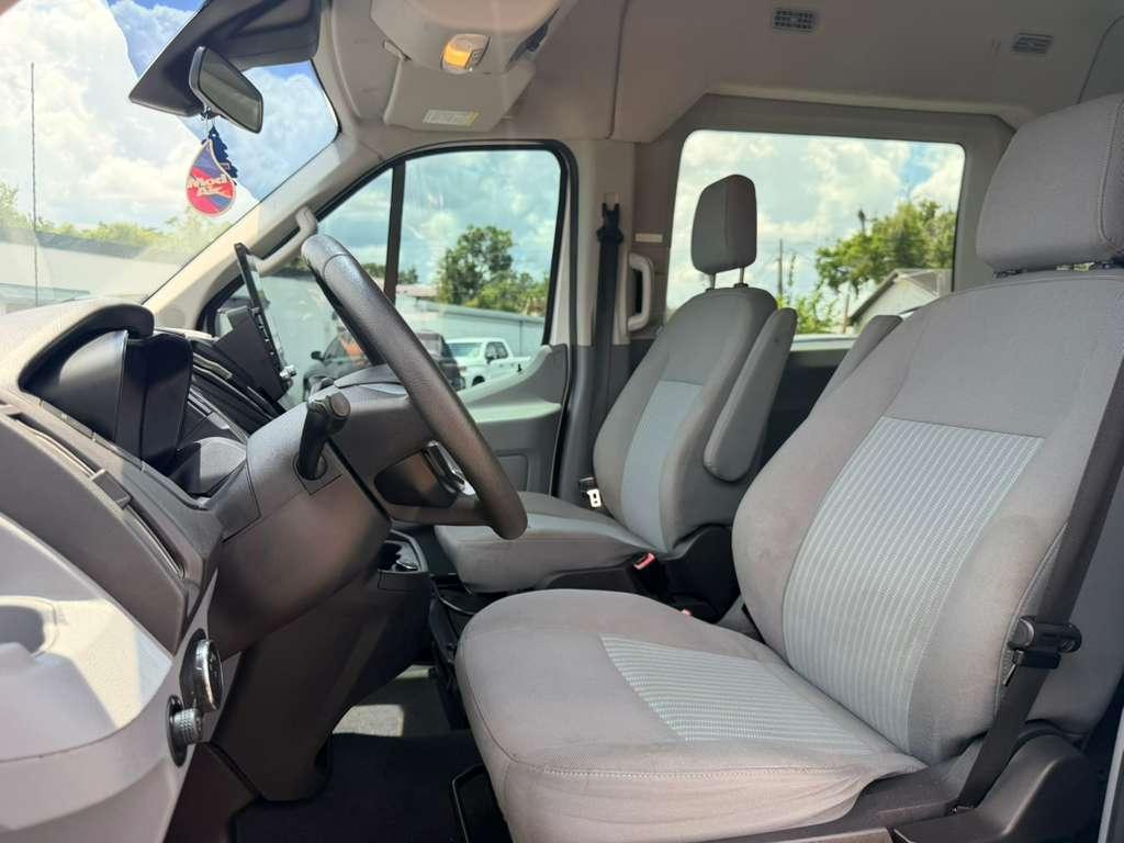 Ford Transit 350 Wagon Med. Roof XLT w/Sliding Pass. 148-in. WB 2018