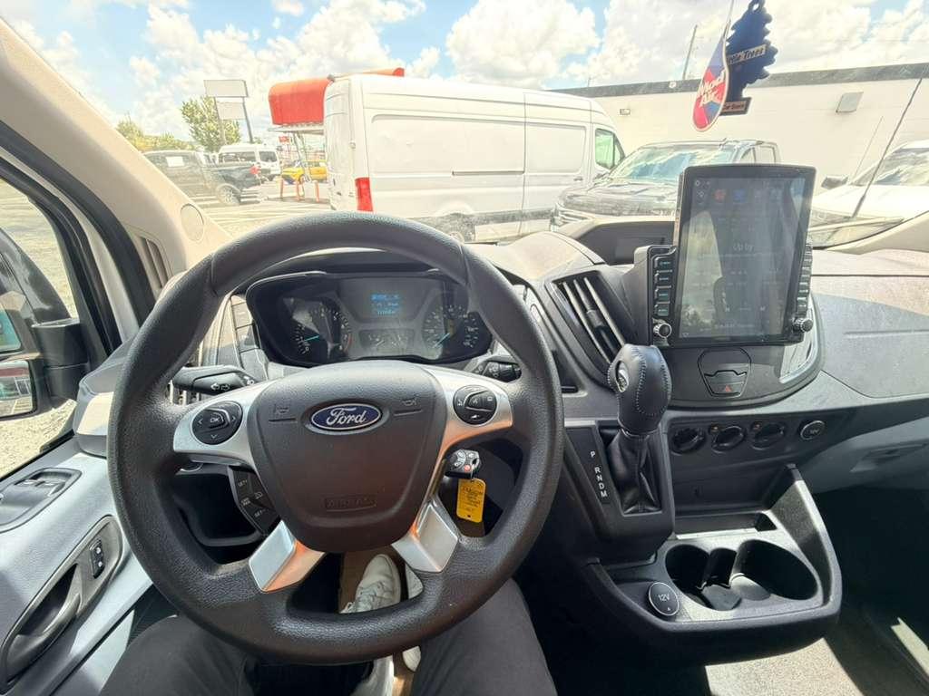 Ford Transit 350 Wagon Med. Roof XLT w/Sliding Pass. 148-in. WB 2018