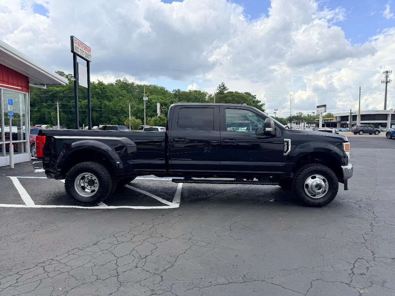 Ford F-350 SD XL Crew Cab Long Bed DRW 4WD 2022