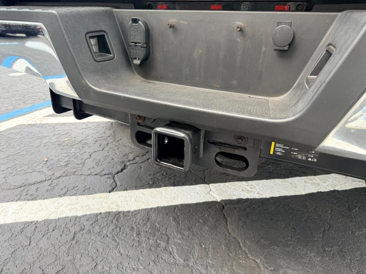 Ford F-350 SD XL Crew Cab Long Bed DRW 4WD 2022