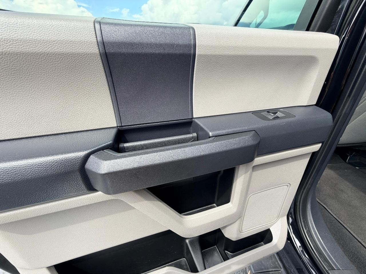 Ford F-350 SD XL Crew Cab Long Bed DRW 4WD 2022