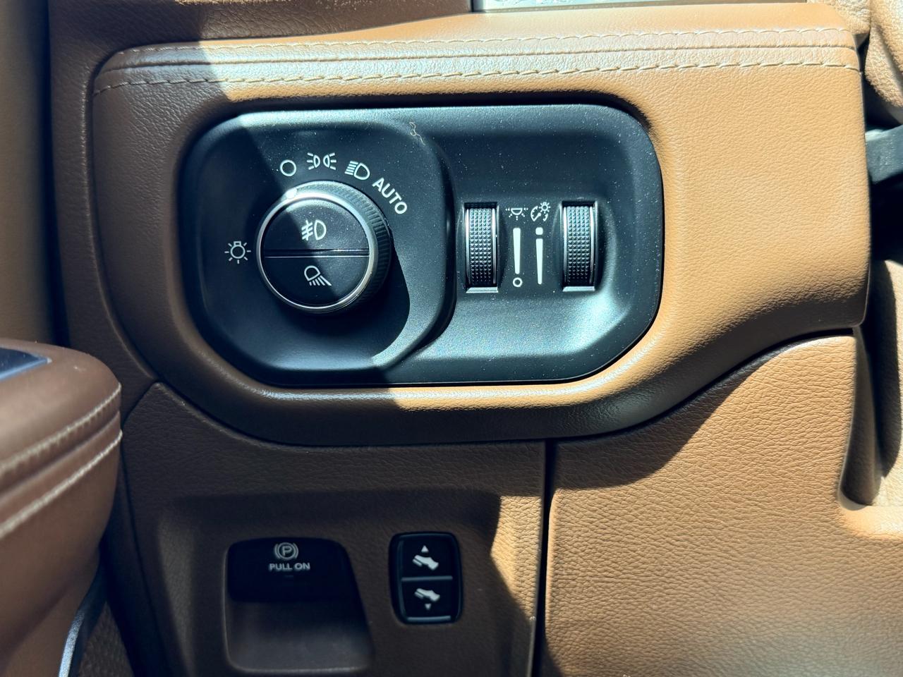 RAM 1500 Longhorn Crew Cab SWB 4WD 2019