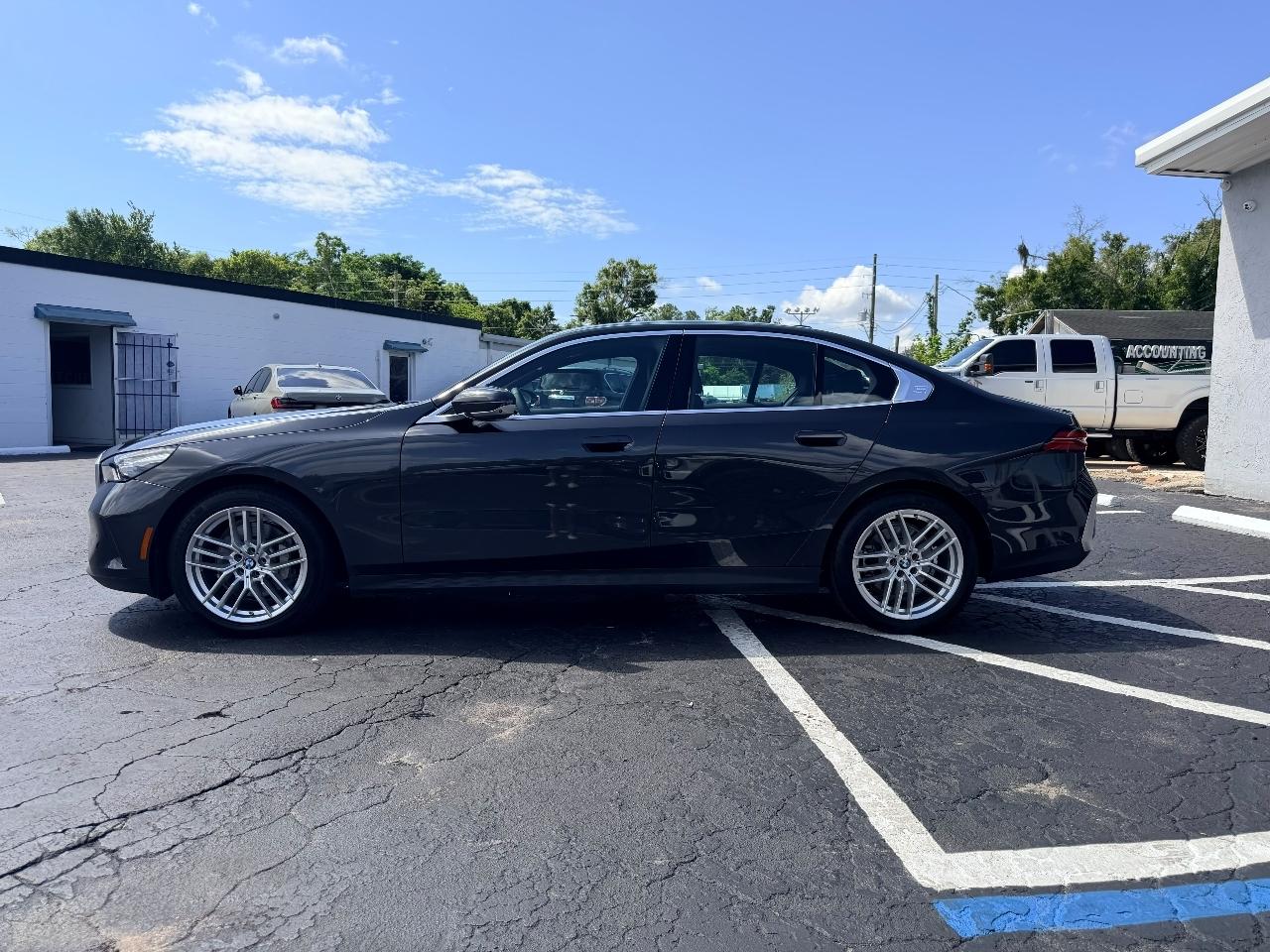 BMW 5-Series 530i 2025