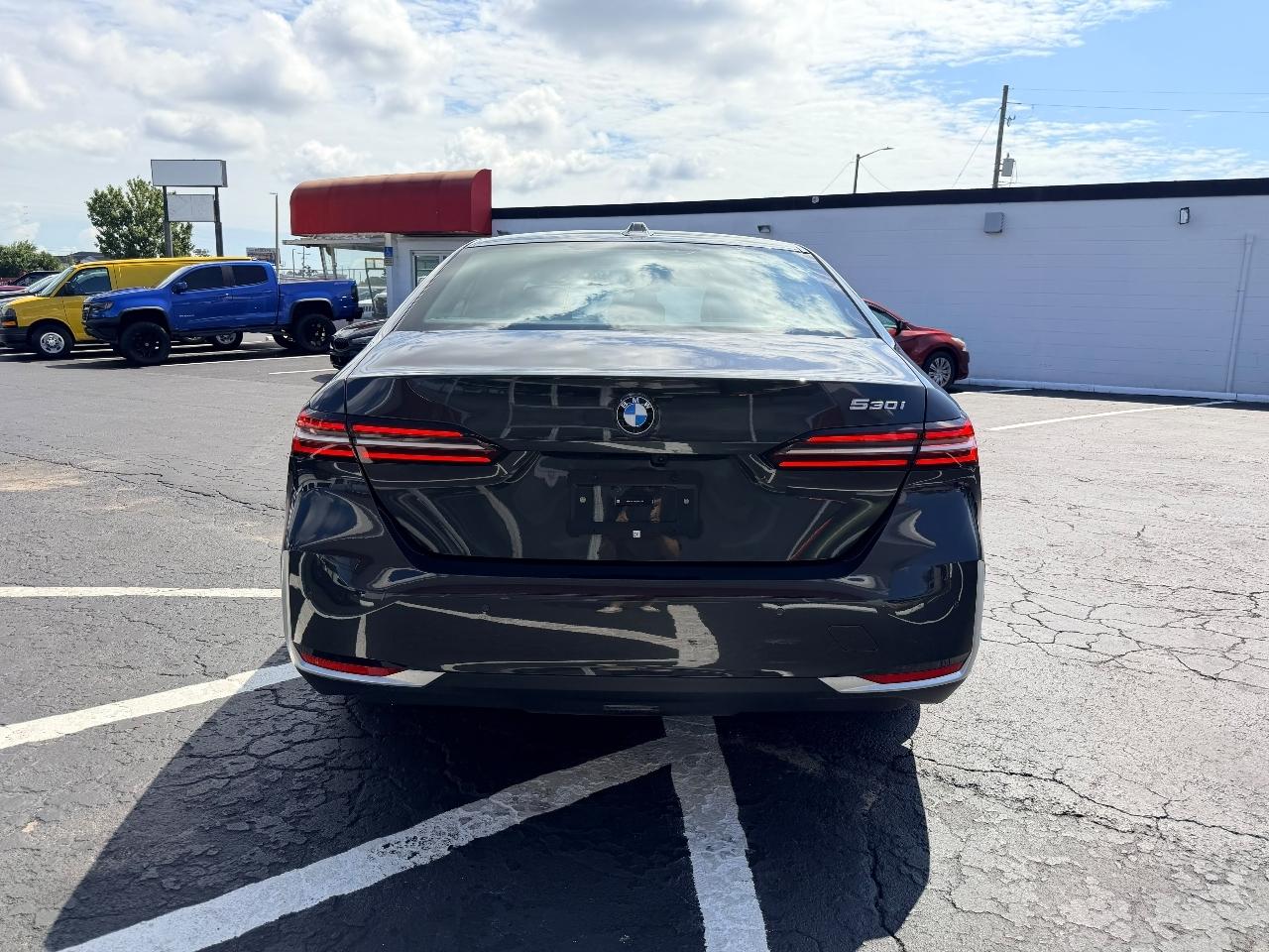 BMW 5-Series 530i 2025