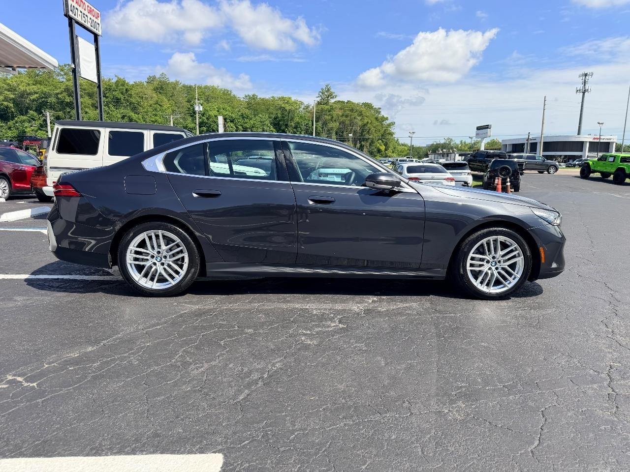 BMW 5-Series 530i 2025