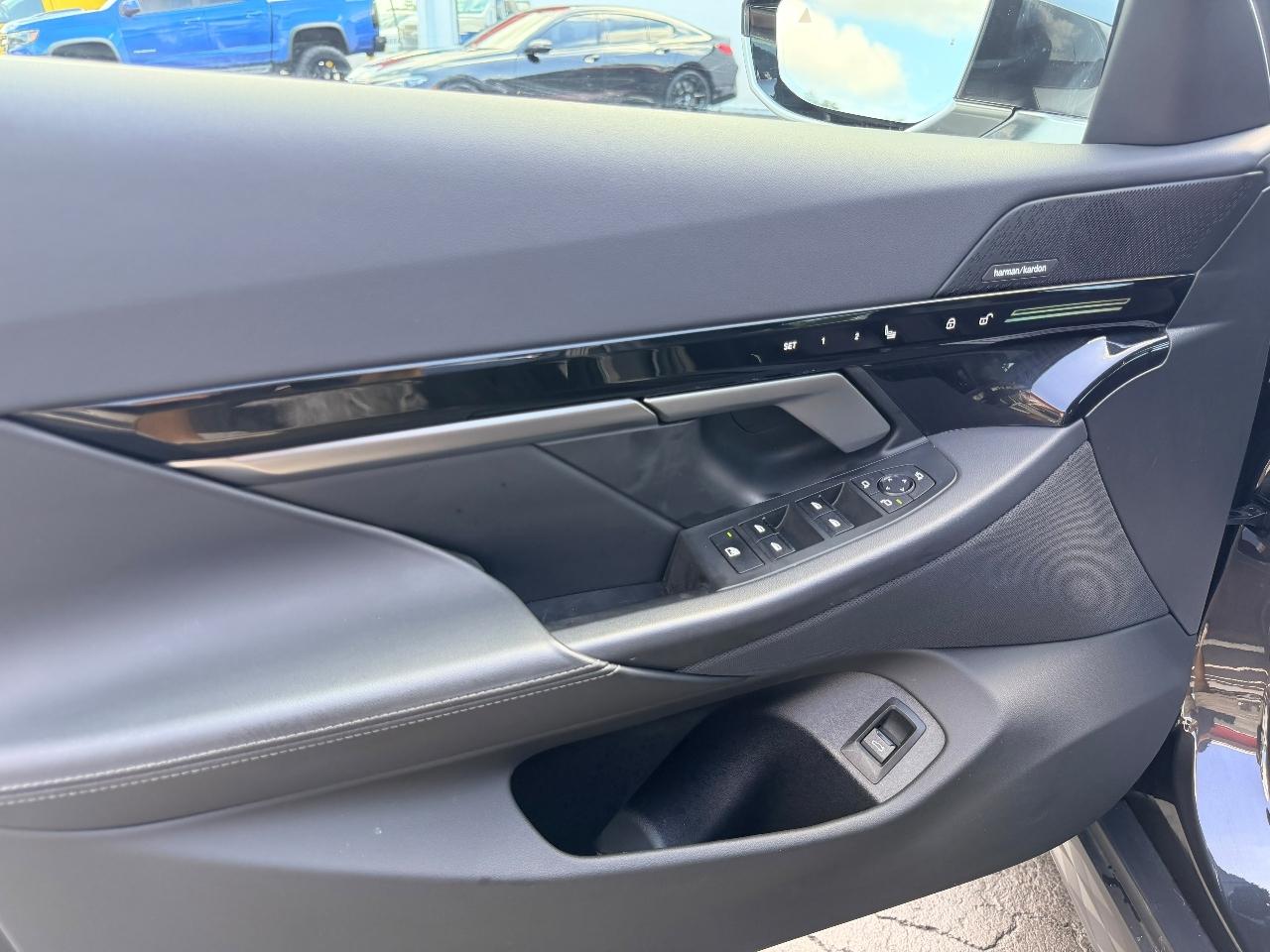 BMW 5-Series 530i 2025