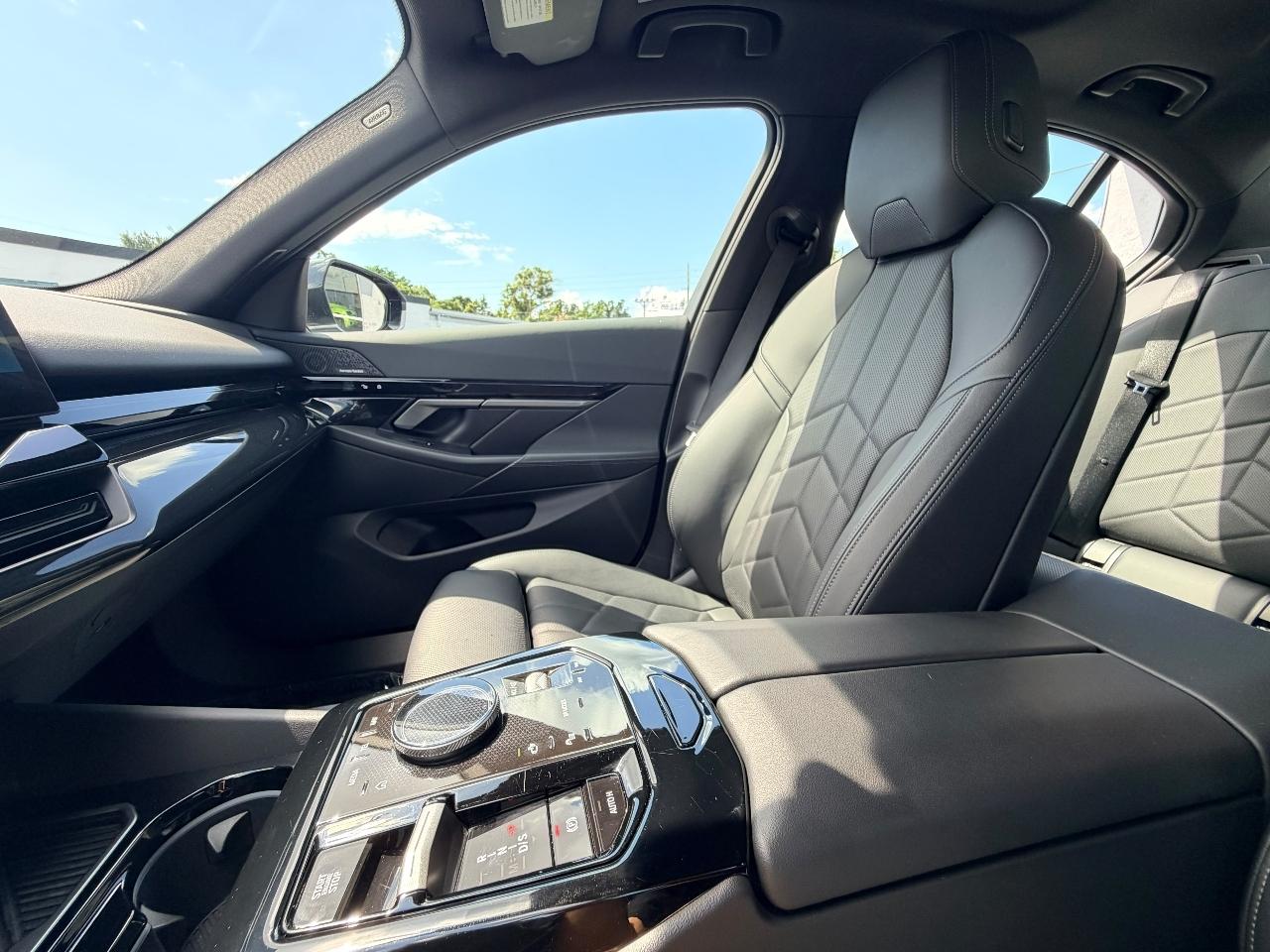 BMW 5-Series 530i 2025