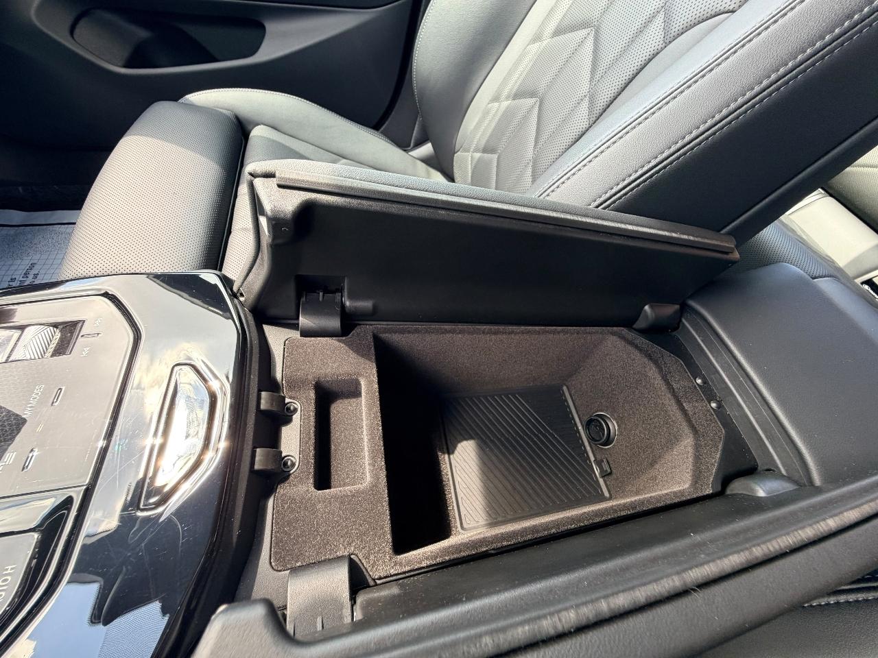 BMW 5-Series 530i 2025
