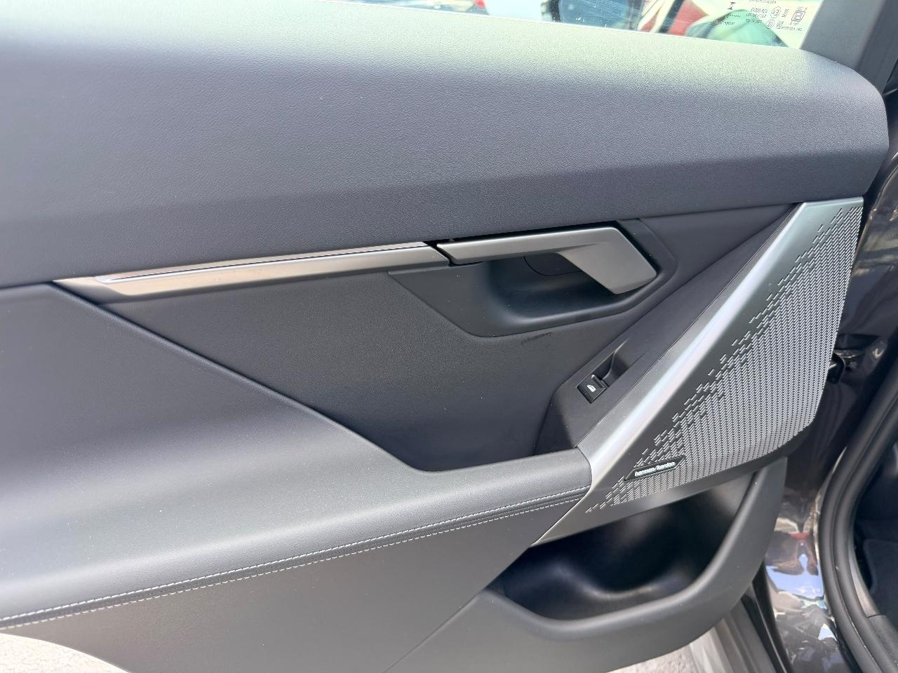 BMW 5-Series 530i 2025