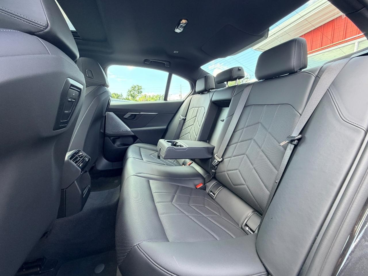 BMW 5-Series 530i 2025