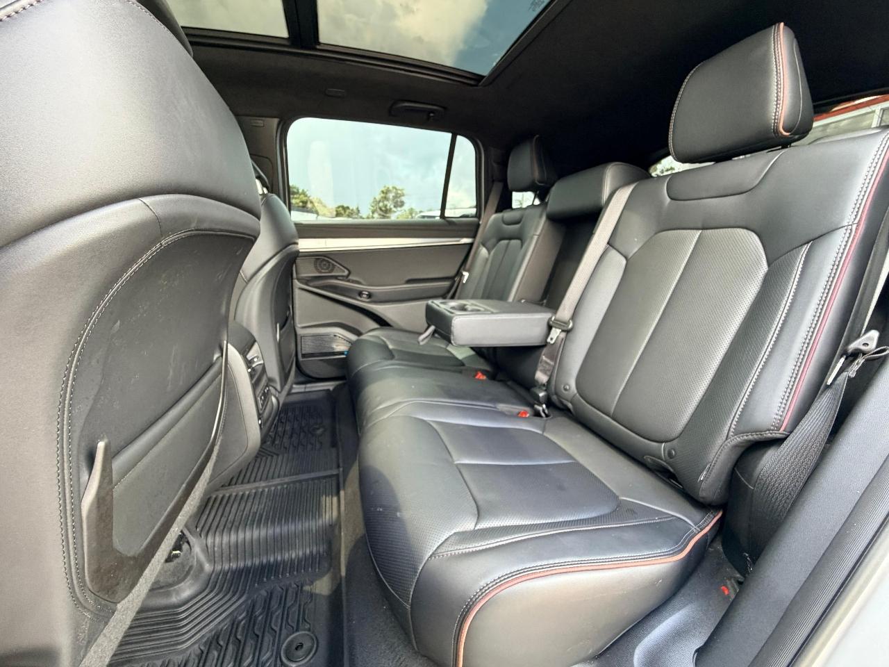 Jeep Wagoneer S  2024