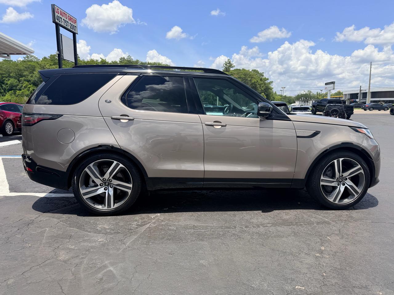 Land Rover Discovery R-Dynamic HSE 2023