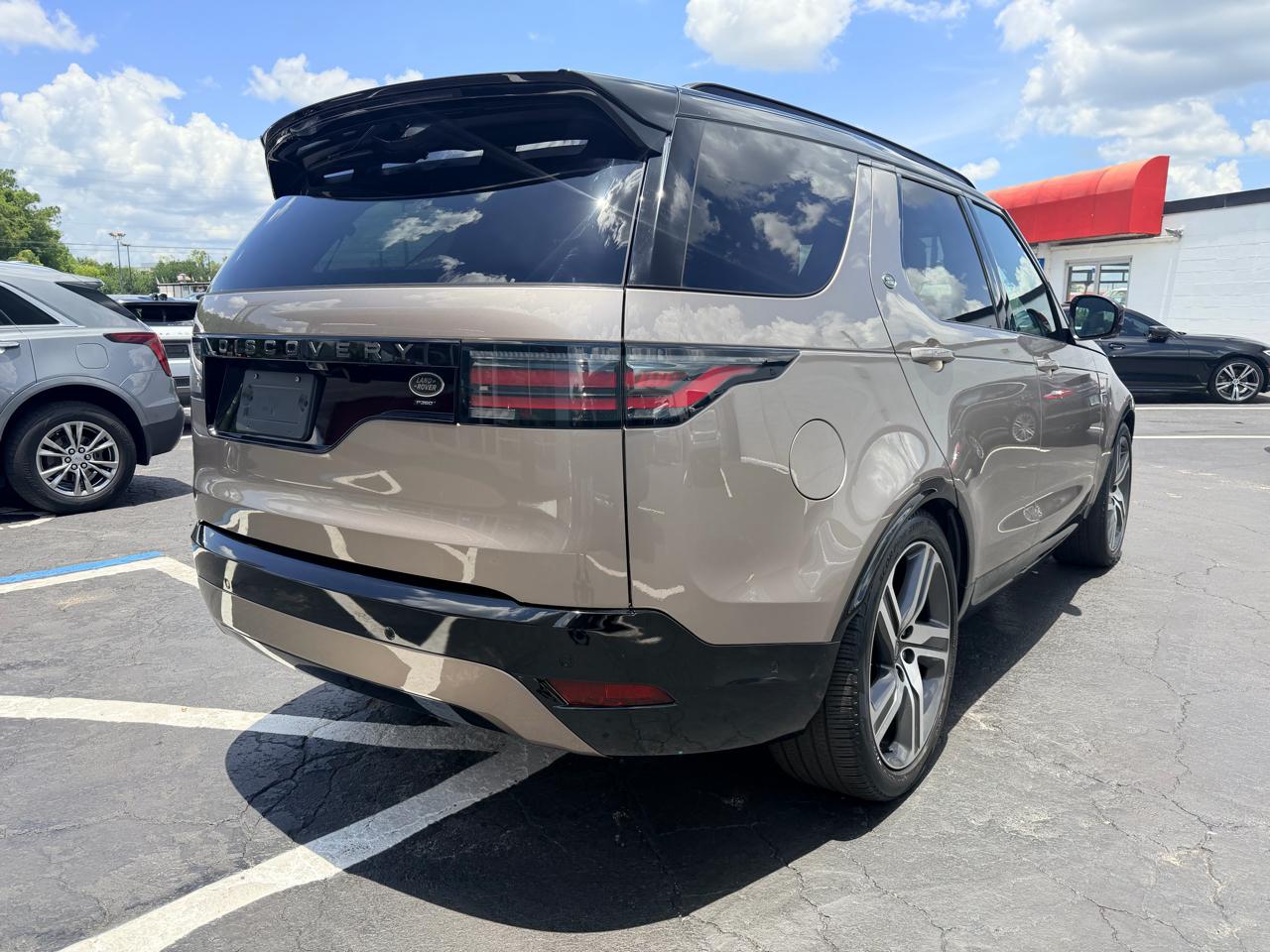 Land Rover Discovery R-Dynamic HSE 2023
