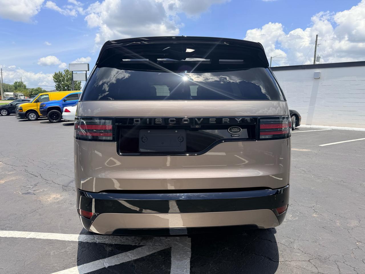 Land Rover Discovery R-Dynamic HSE 2023