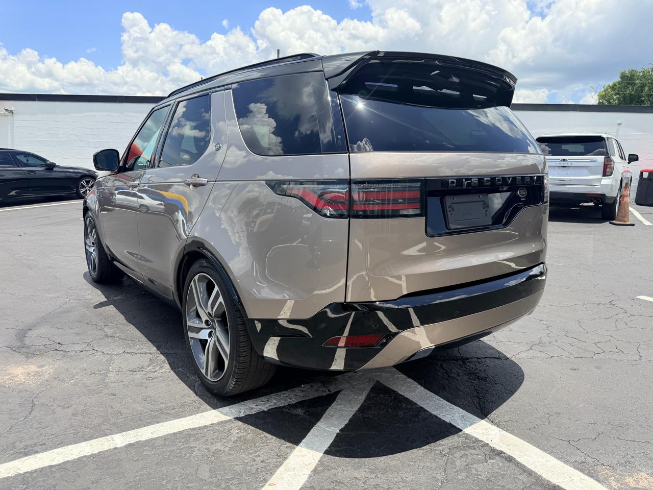Land Rover Discovery R-Dynamic HSE 2023