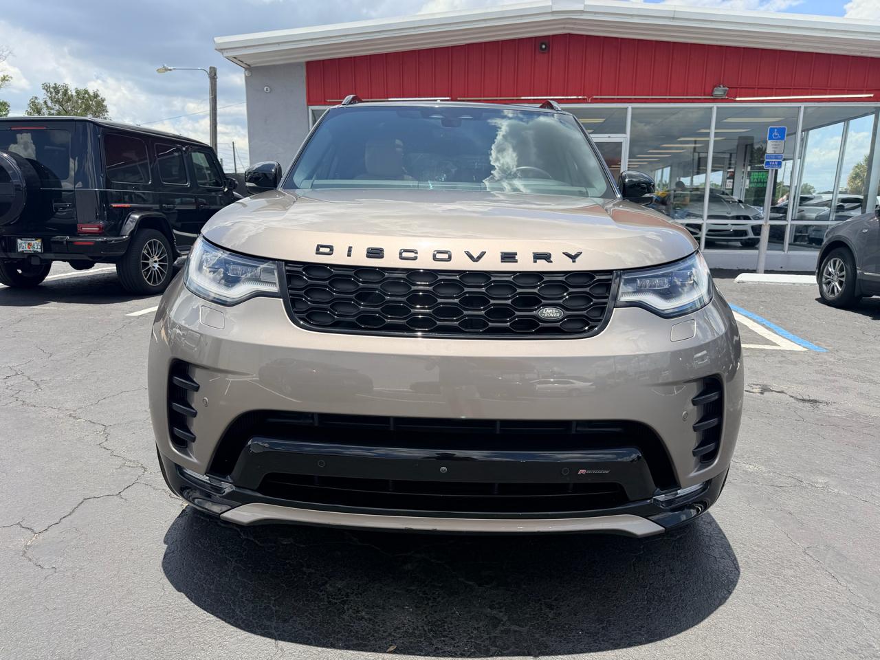 Land Rover Discovery R-Dynamic HSE 2023