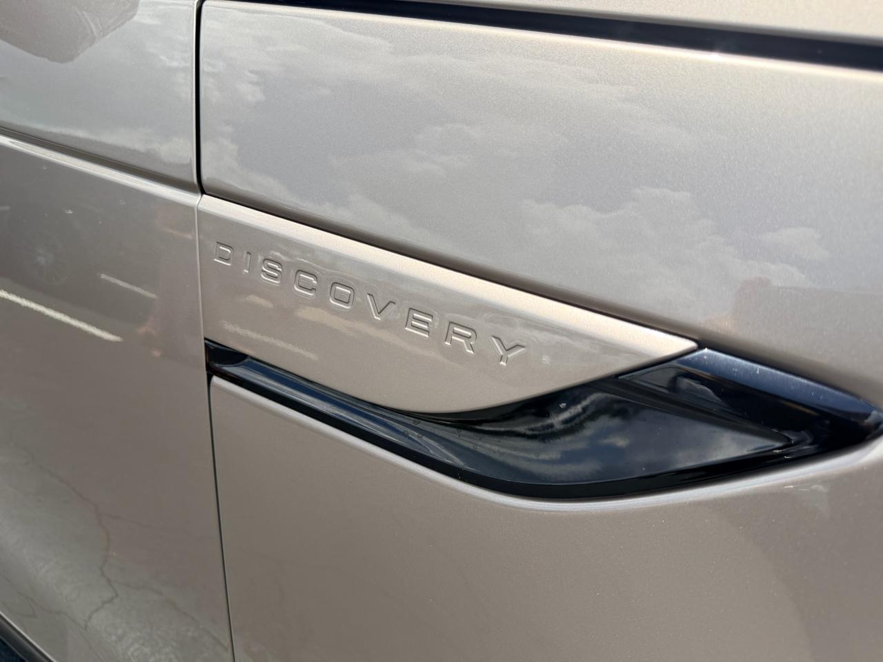 Land Rover Discovery R-Dynamic HSE 2023