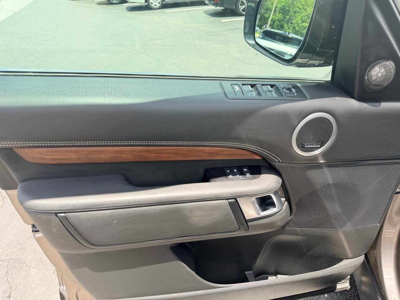 Land Rover Discovery R-Dynamic HSE 2023