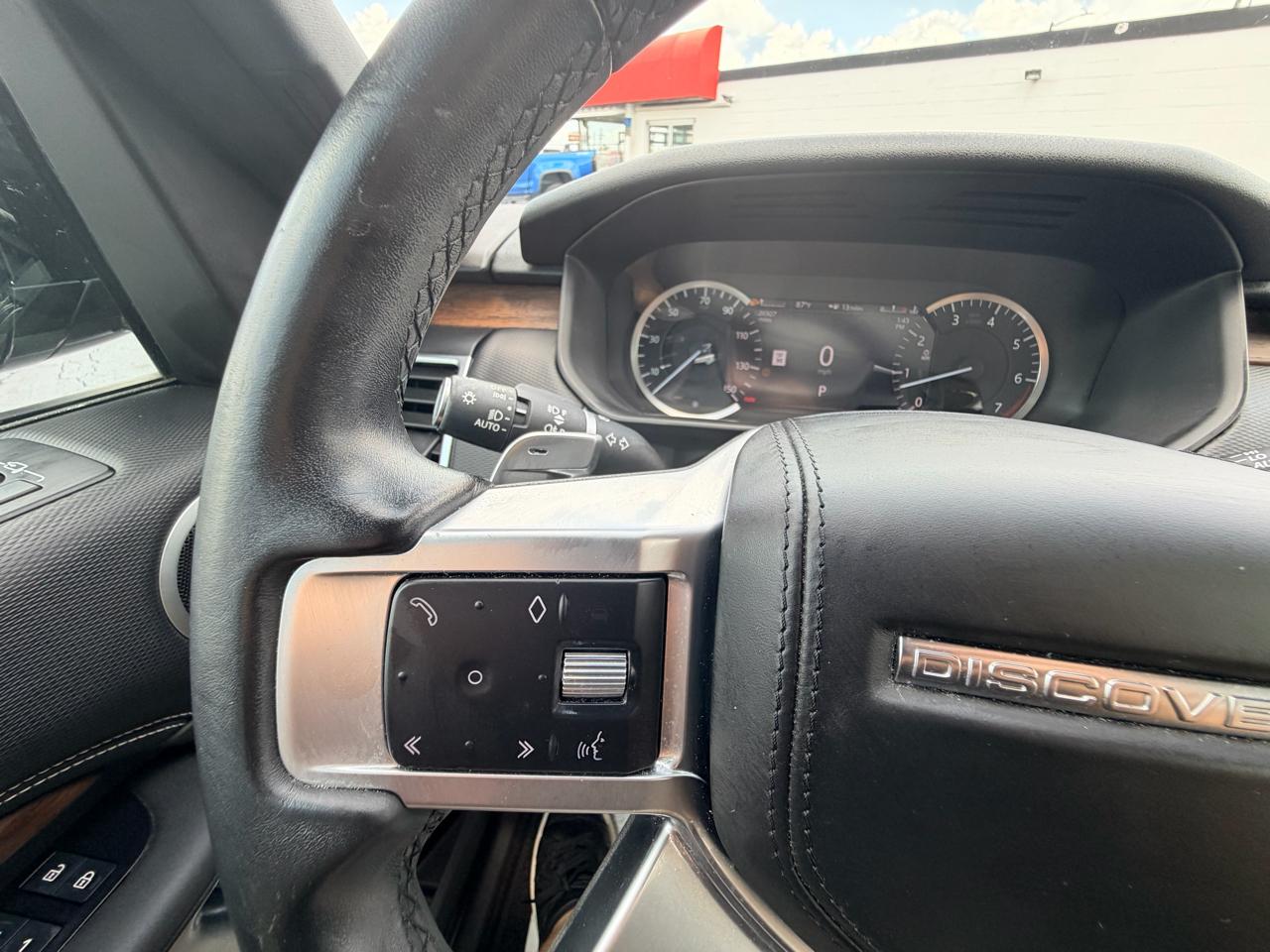 Land Rover Discovery R-Dynamic HSE 2023