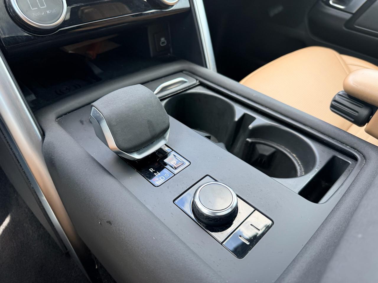 Land Rover Discovery R-Dynamic HSE 2023