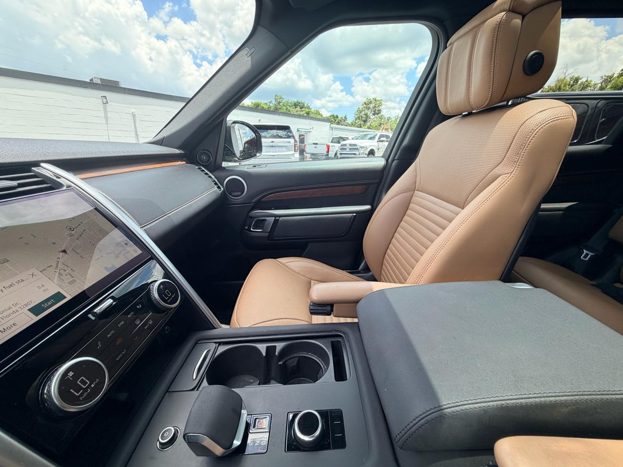 Land Rover Discovery R-Dynamic HSE 2023