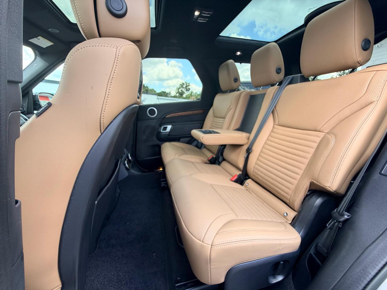 Land Rover Discovery R-Dynamic HSE 2023