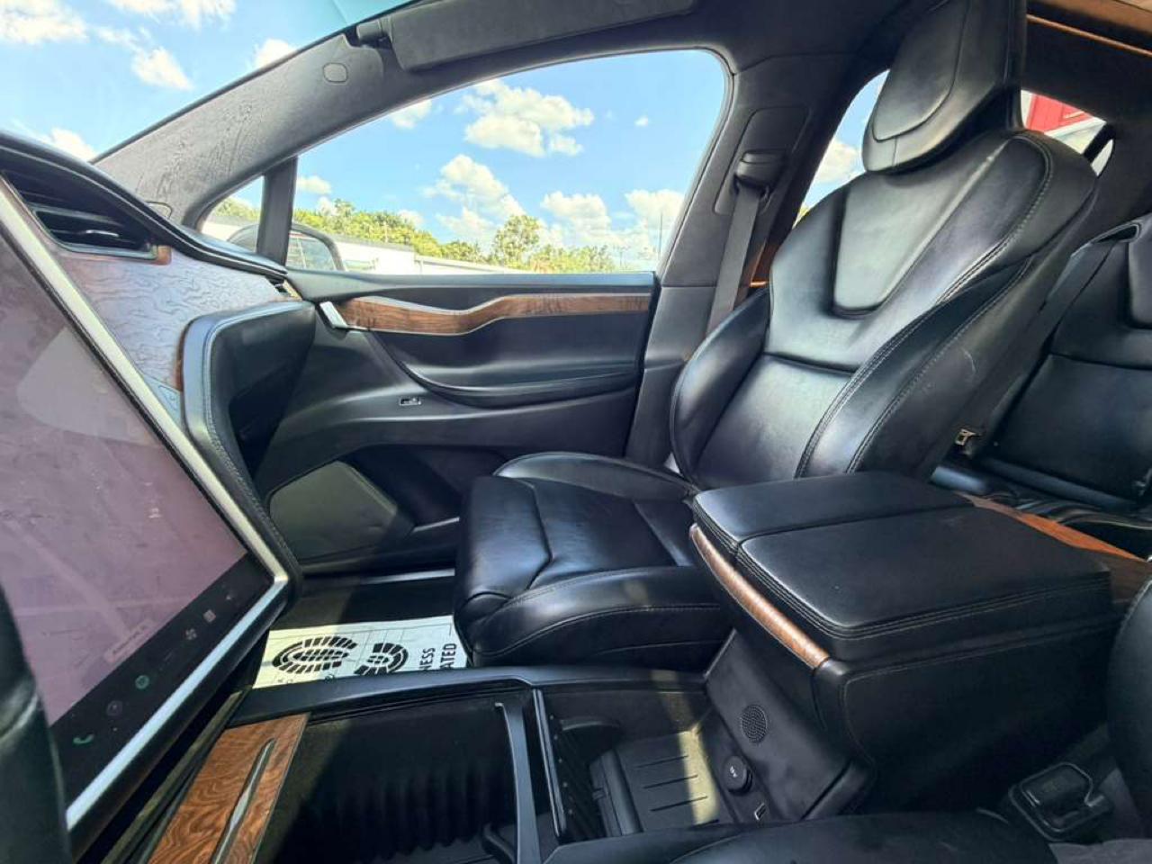Tesla Model X 75D 2019
