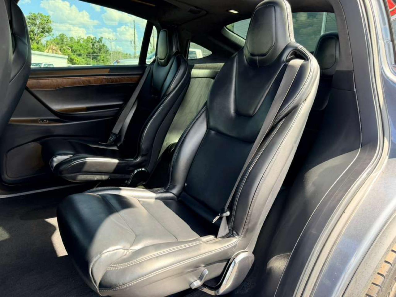 Tesla Model X 75D 2019