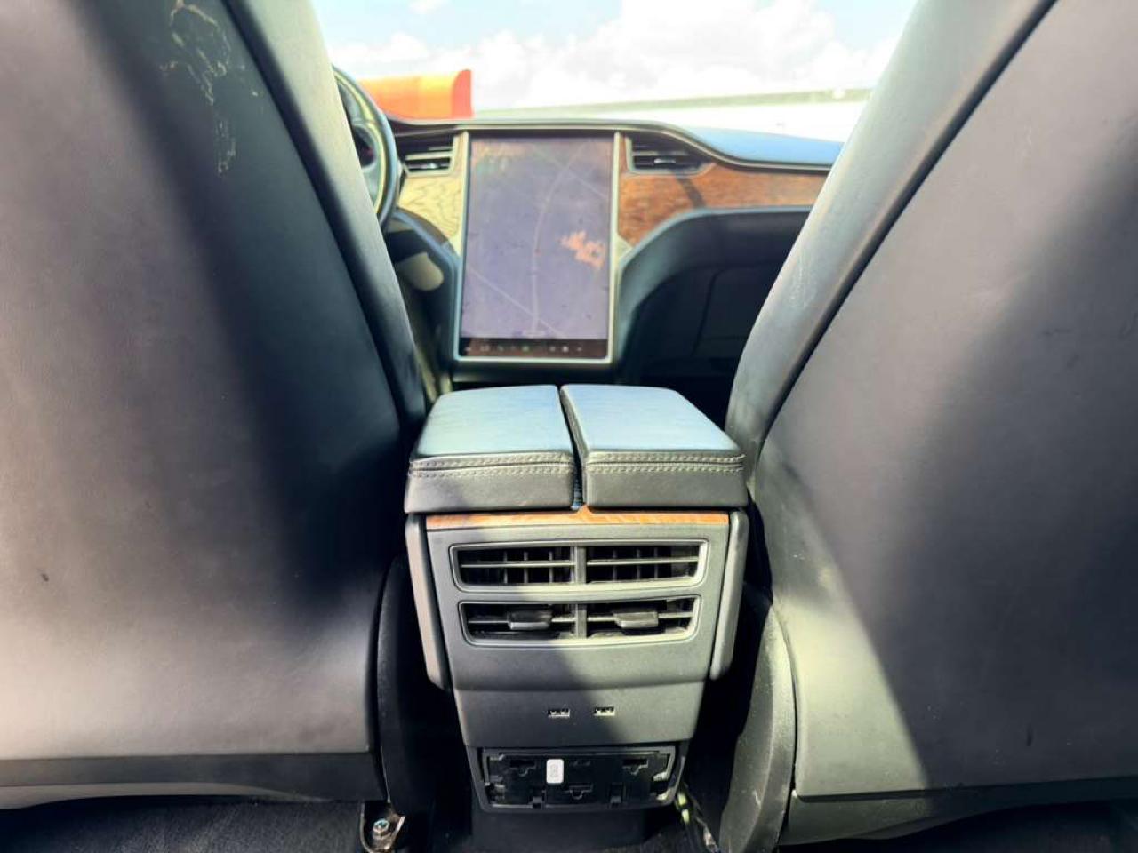 Tesla Model X 75D 2019