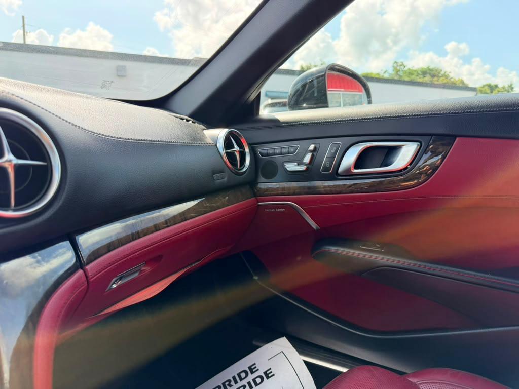 Mercedes-Benz SL-Class SL550R 2014
