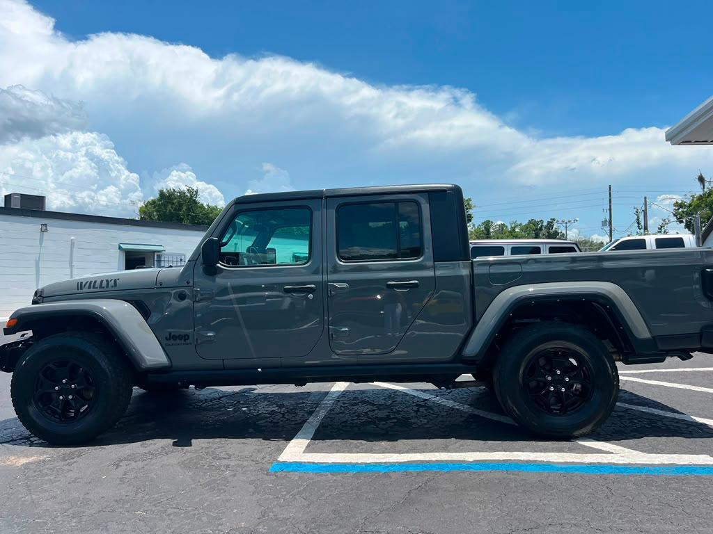 Jeep Gladiator Sport 2021
