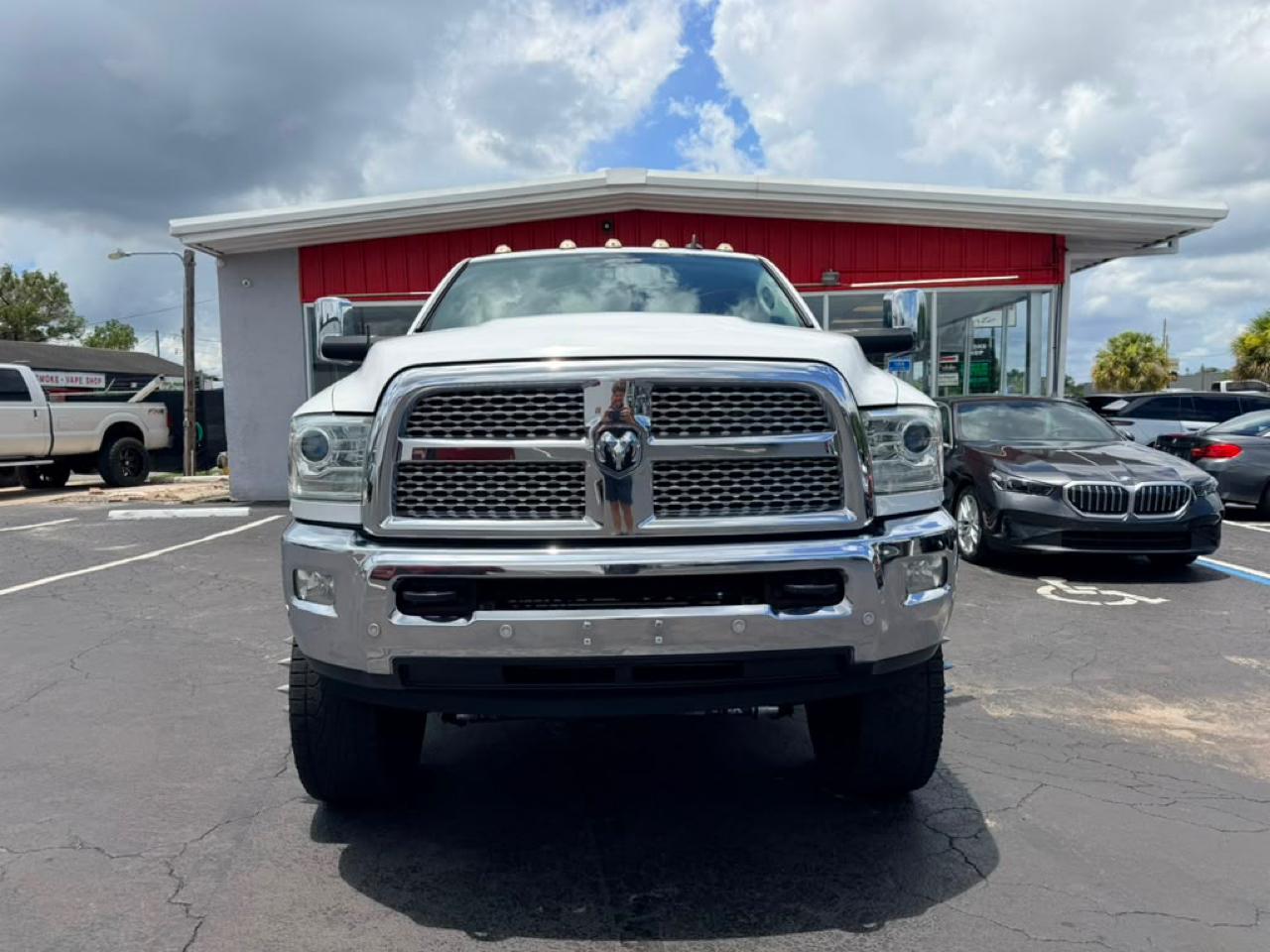 RAM 3500 Laramie Mega Cab 4WD DRW 2017