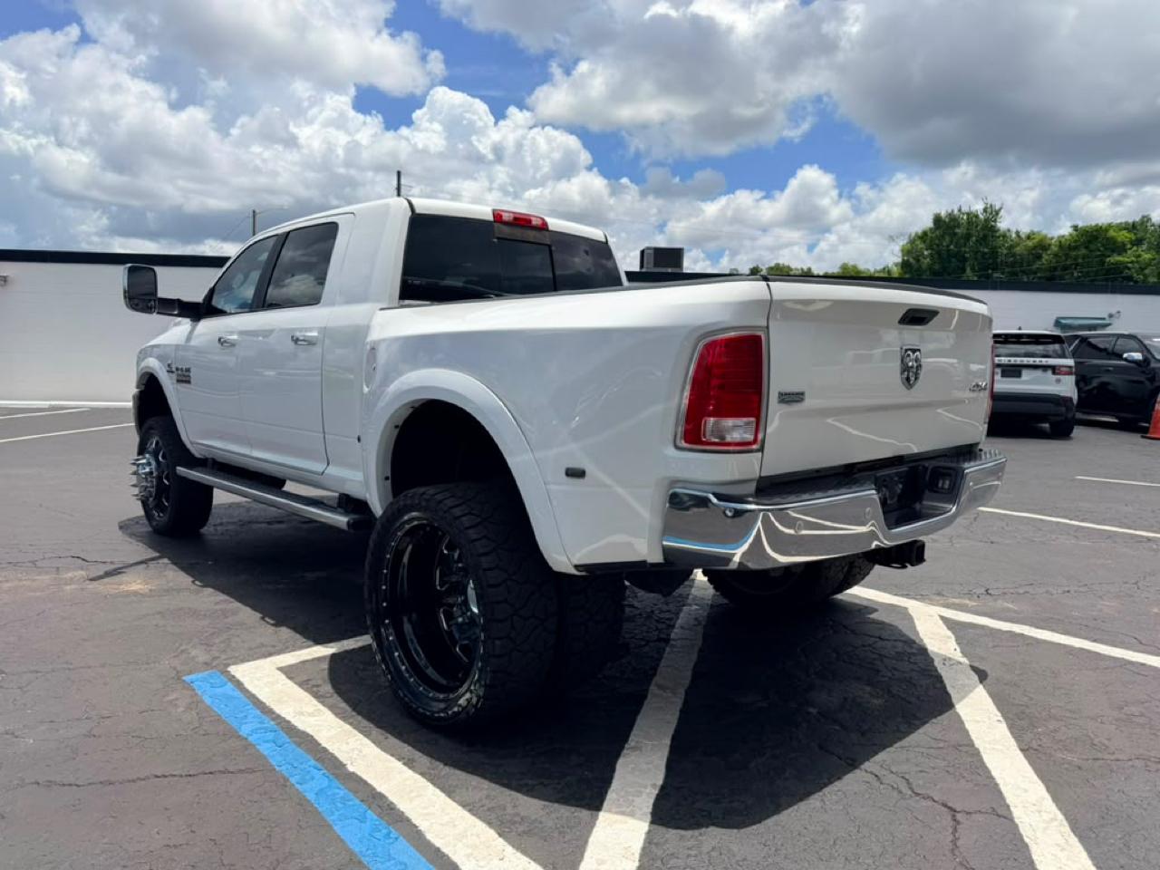 RAM 3500 Laramie Mega Cab 4WD DRW 2017