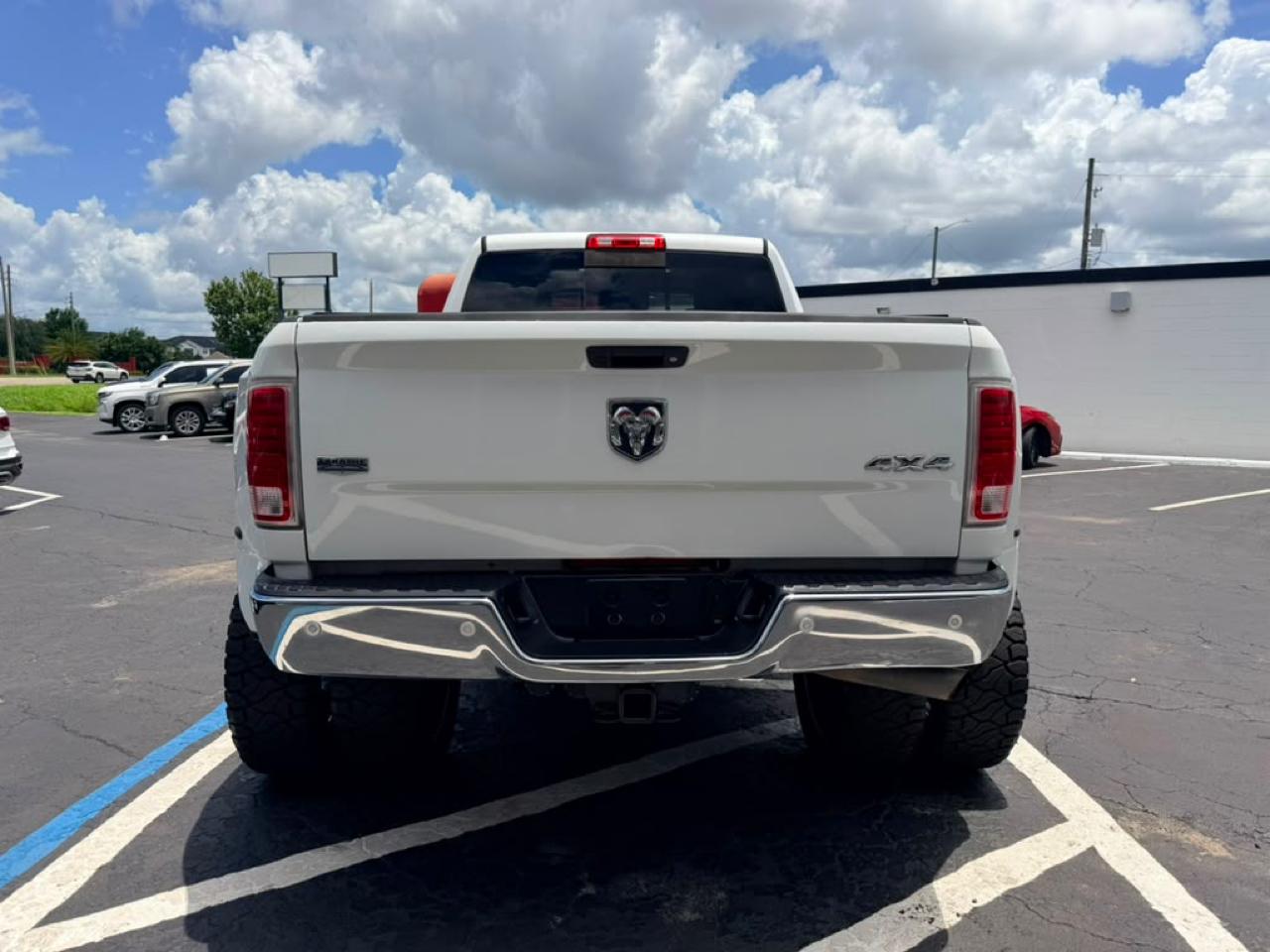 RAM 3500 Laramie Mega Cab 4WD DRW 2017