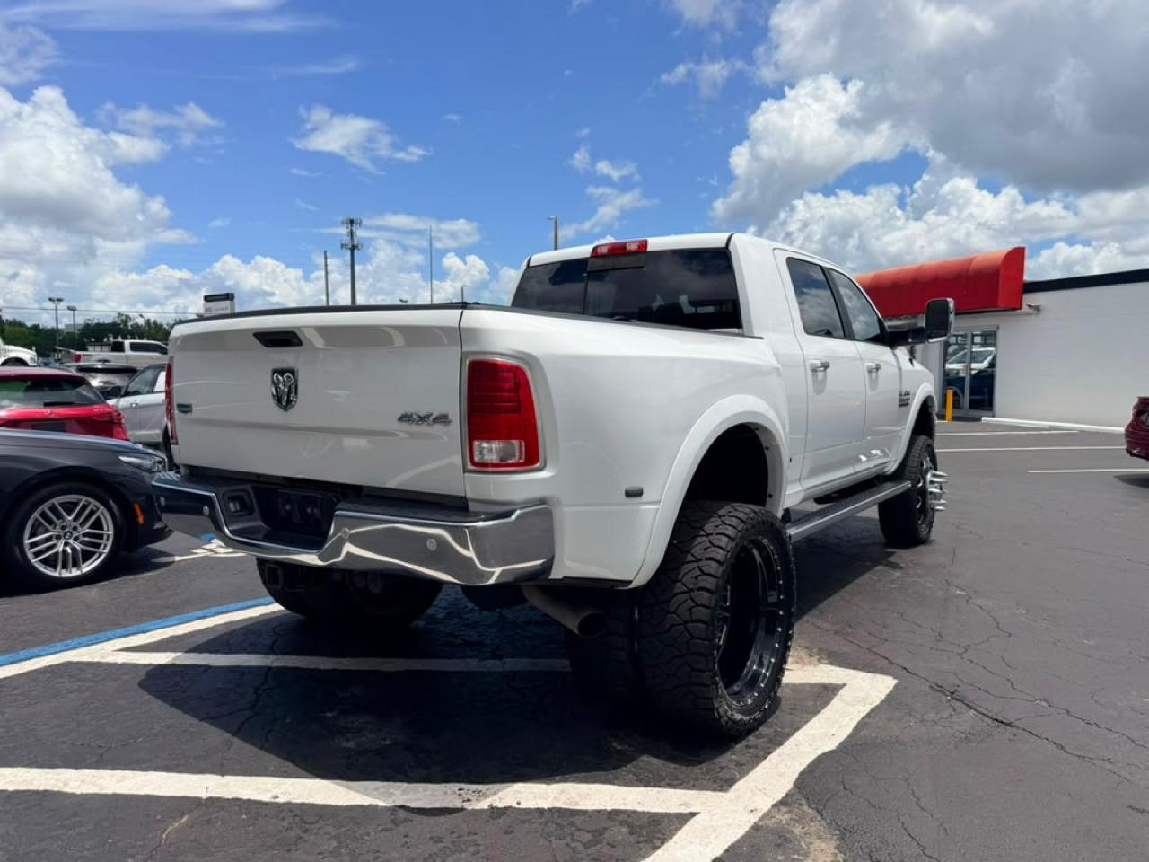 RAM 3500 Laramie Mega Cab 4WD DRW 2017