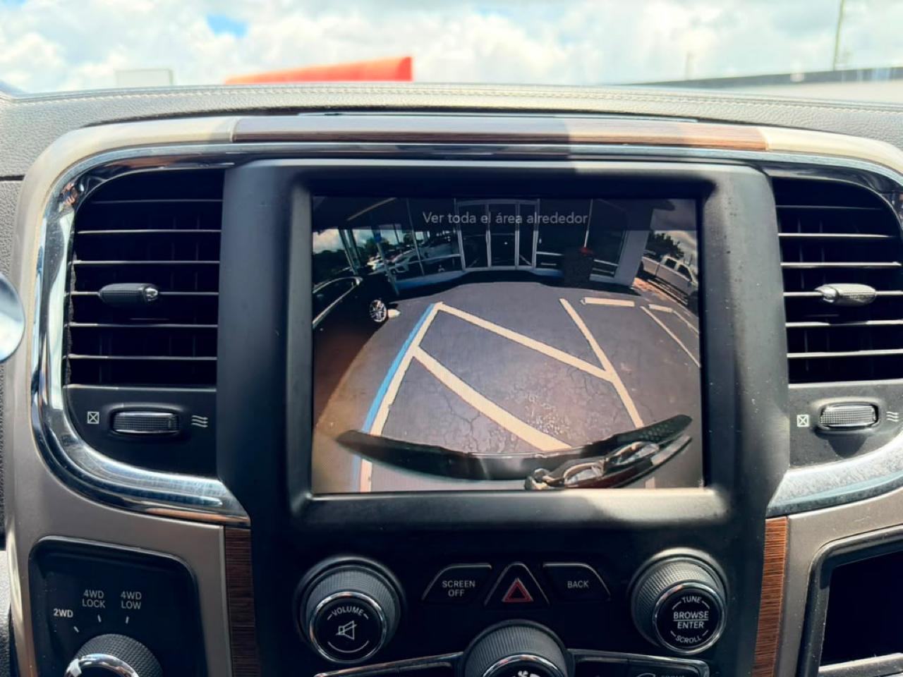 RAM 3500 Laramie Mega Cab 4WD DRW 2017