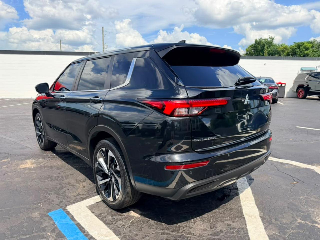 Mitsubishi Outlander ES 2WD 2022