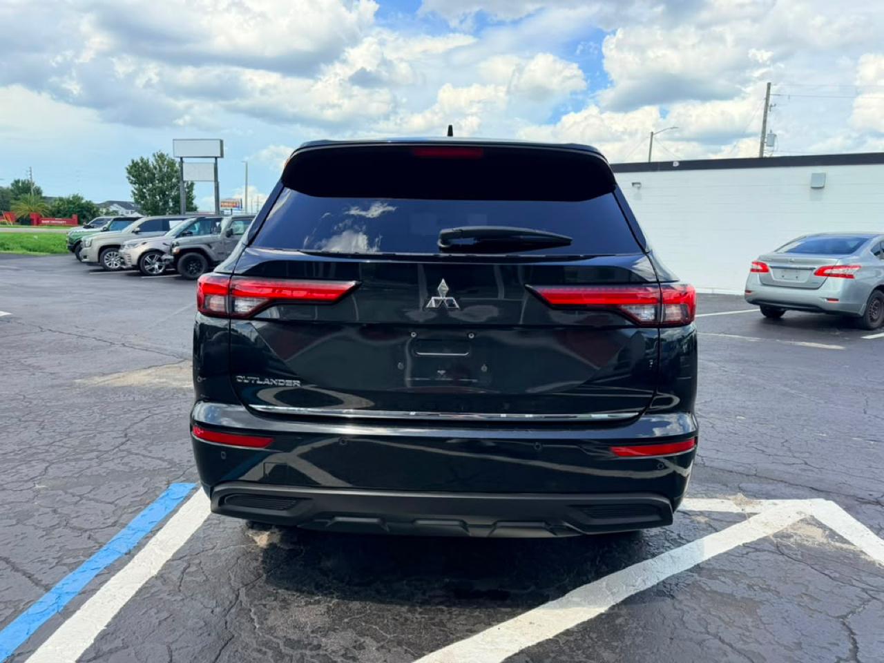 Mitsubishi Outlander ES 2WD 2022