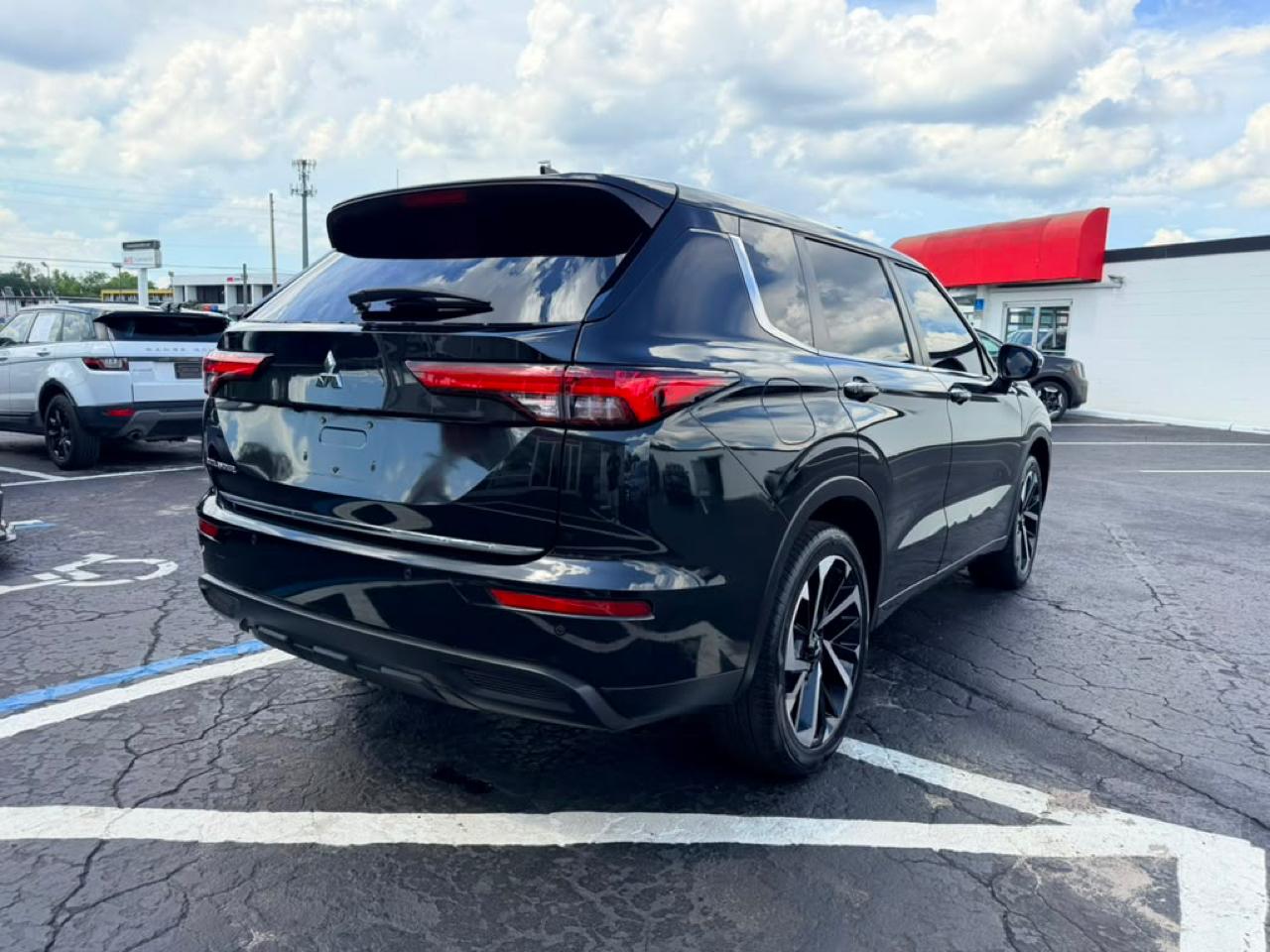 Mitsubishi Outlander ES 2WD 2022