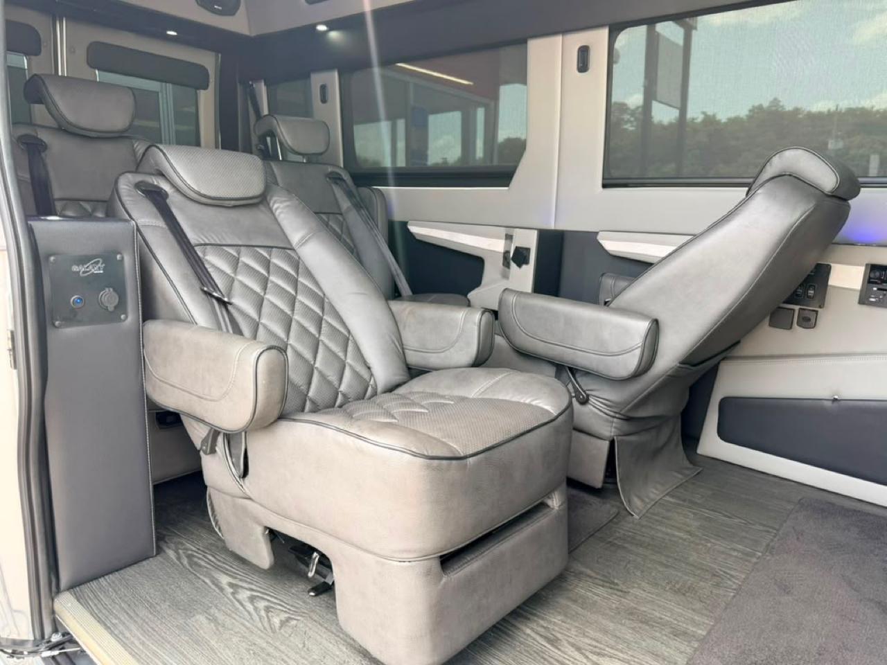 RAM Promaster 2500 High Roof Window Van 2023